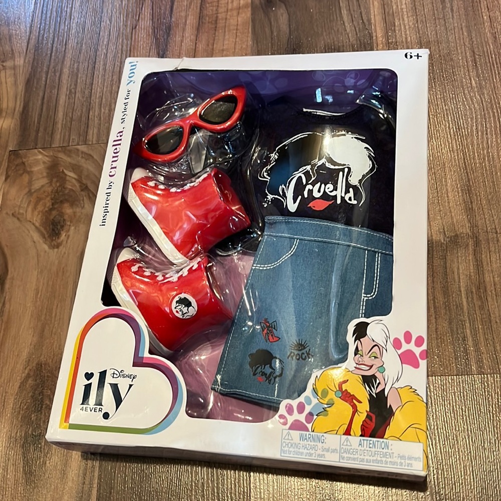Disney ILY 4Ever Cruella Inspired Deluxe Pack for 18 Inch Dolls NEW